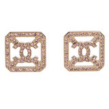 CHANEL 香奈兒經典CC LOGO水鑽鑲嵌方形簍空造型穿式耳環(亮金)