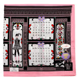 【ANNA SUI 安娜蘇】新款 2017 CALENDAR 時尚帕領巾(櫻花粉)