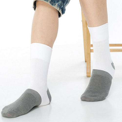 【KEROPPA】萊卡竹炭無痕寬口1/2短襪*2雙(男襪)C90003-白色