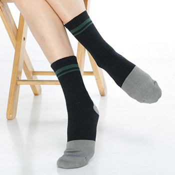 【KEROPPA】可諾帕竹碳運動型健康女襪x2雙C90013-黑配綠條