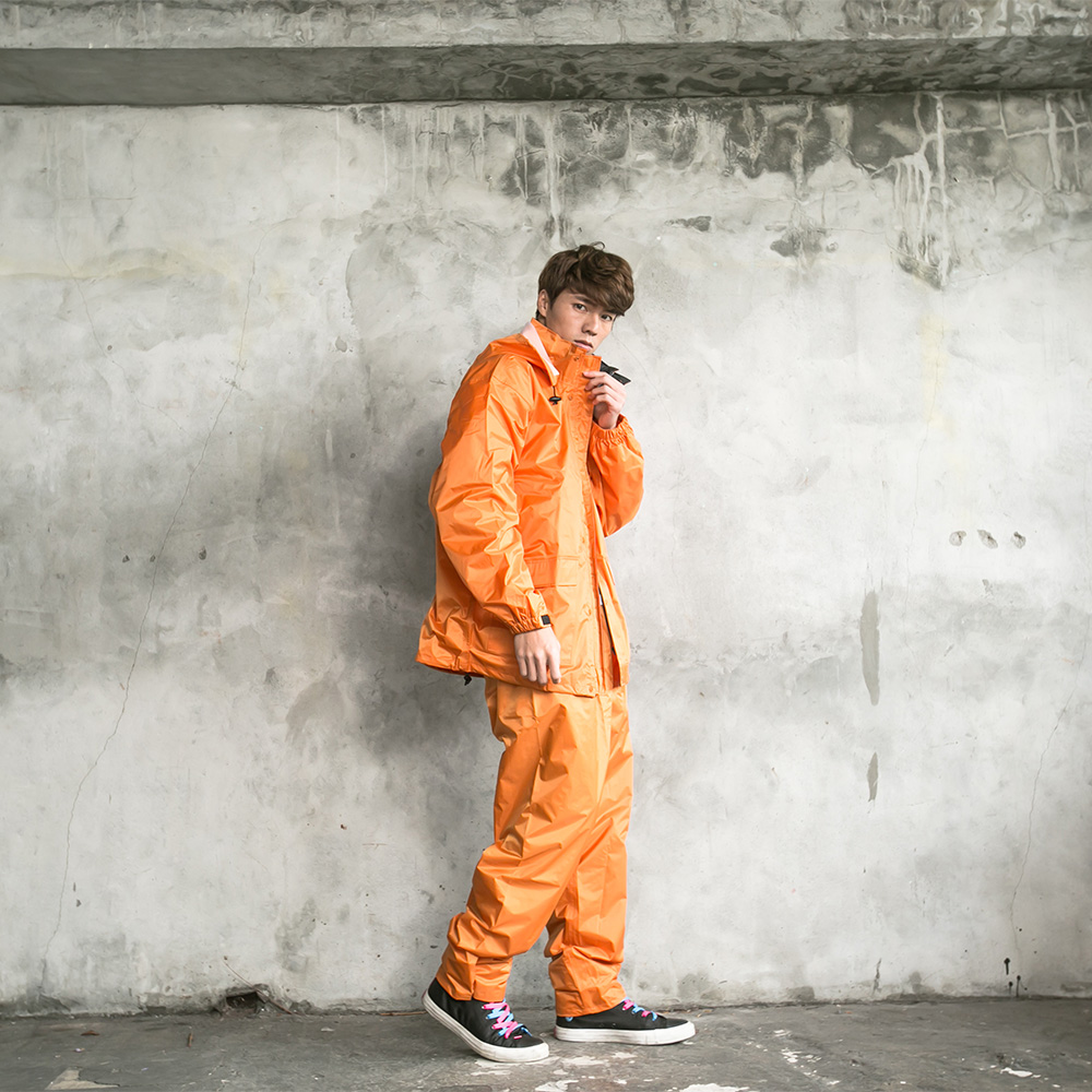 OutPerform-本格スタイル日系風雨衣(機車雨衣、兩截式雨衣) 橘色