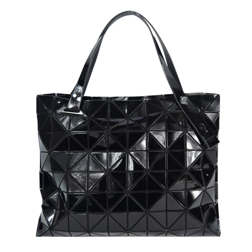 ISSEY MIYAKE 三宅一生BAOBAO CARTON T幾何方格8x10拉鍊肩背包(亮面黑)