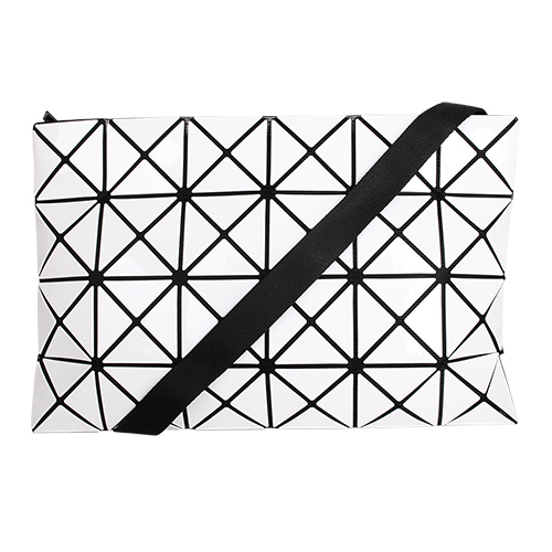 ISSEY MIYAKE BAOBAO-幾何方格4x6斜背包/白(亮面)大格