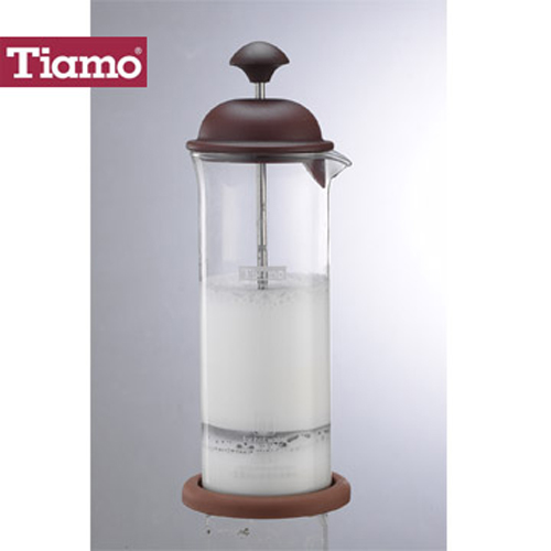 Tiamo 玻璃奶泡杯400ml咖啡色 附底墊 (HG5265)