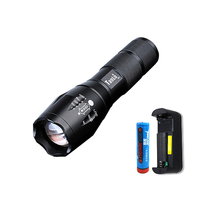 輕筒身超亮遠射
LED防水變焦手電筒