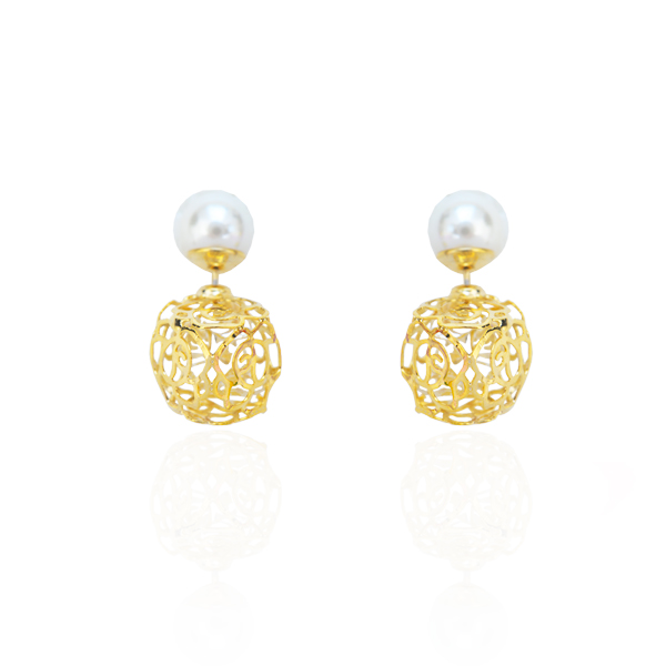 微醺。禮物
山茶花珍珠耳環