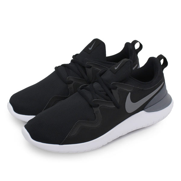 NIKE 
新品75折up
