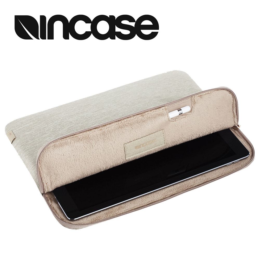 【INCASE】Slim Sleeve iPad Pro 10.5吋適用 附觸控筆插槽 簡約輕薄平板保護內袋 / 防震包 (卡其)