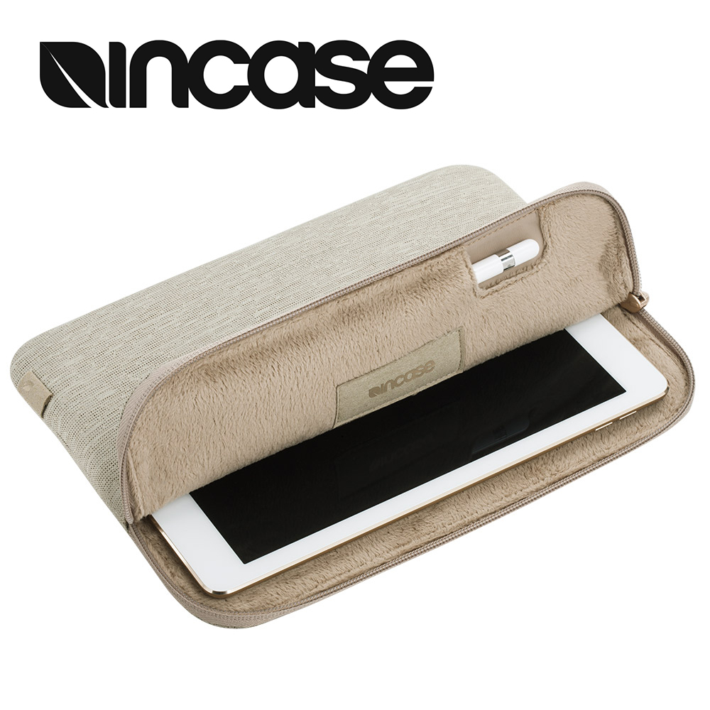 【INCASE】Slim Sleeve iPad Pro 9.7吋適用 附觸控筆插槽 簡約輕薄平板保護內袋 / 防震包 (卡其)