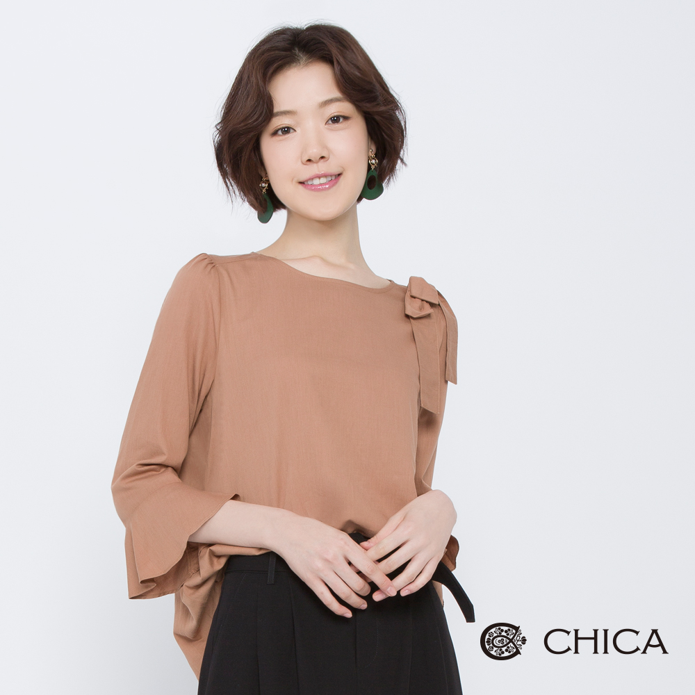 CHICA 秋日午茶氣質蝴蝶結荷葉袖上衣(2色)