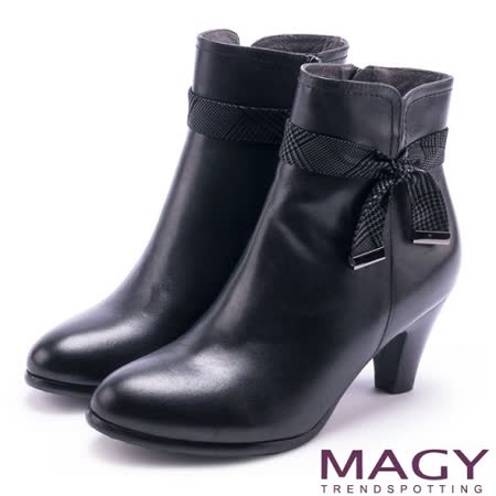【MAGY】
典雅格紋蝴蝶結牛皮短靴