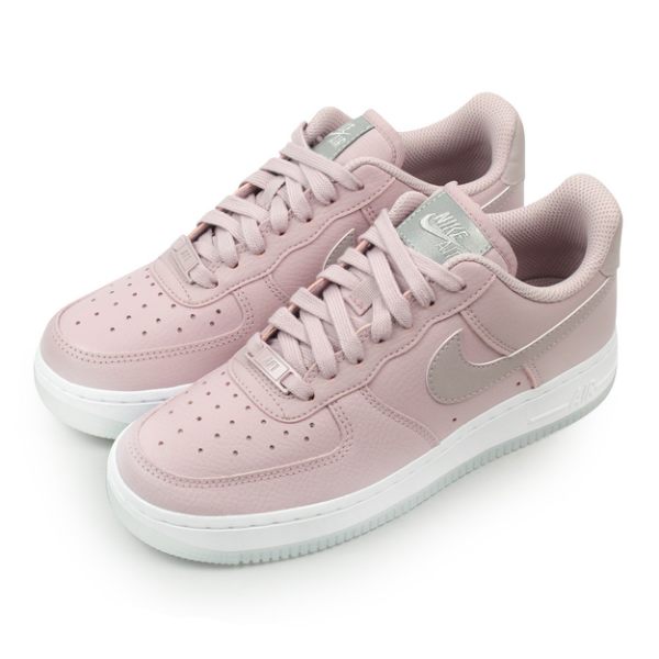 NIKE 女 WMNS AIR FORCE 1 07 ESS 經典復古鞋- AO2132500