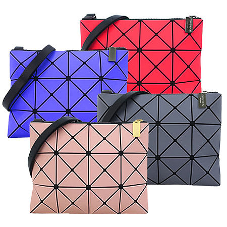 ISSEY MIYAKE 三宅一生BAOBAO幾何方格霧面3x4斜背包(4色選)