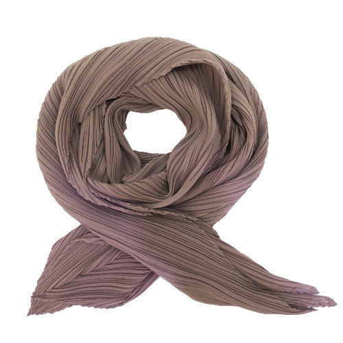 ISSEY MIYAKE 三宅一生MONTHLY SCARF PP四褶素面斜紋圍巾(咖)