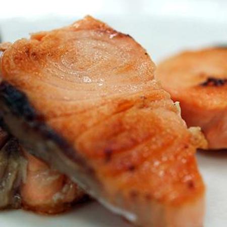 【築地一番鮮】健身鮮魚餐10片拼盤(鮭魚5片+鯛魚清肉5片)免運組