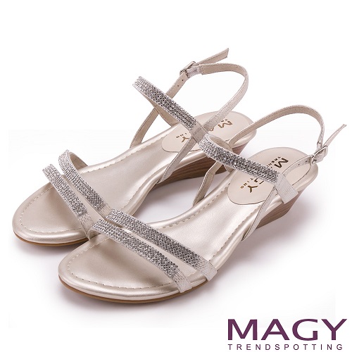 MAGY 優雅氣息 耀眼閃亮燙鑽楔型涼鞋-金色