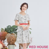 Red House 蕾赫斯-描花心型領洋裝(杏白色)