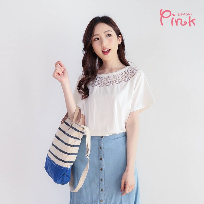 Pink*清新可人領口蕾絲雕花上衣 M5307CD