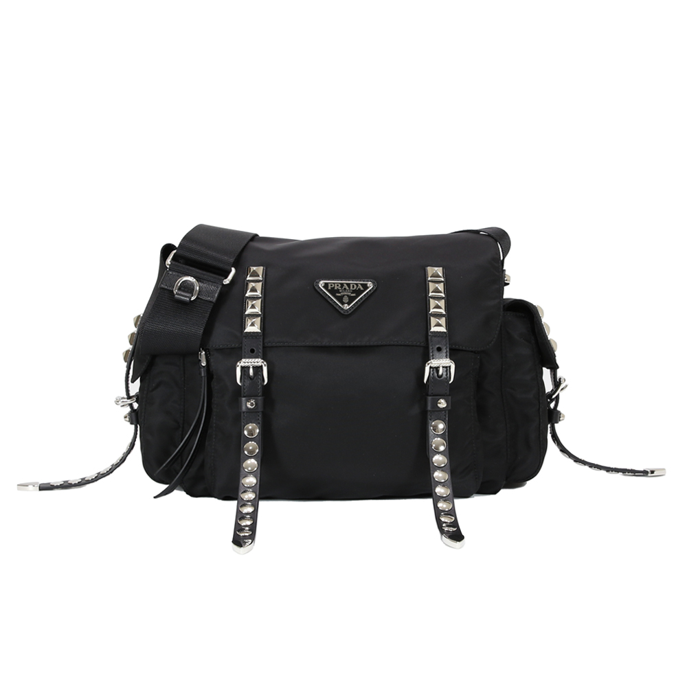 PRADA 經典尼龍鉚釘皮革雙釦斜背翻蓋記者包(黑色)