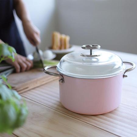 【JIA 品家】虹彩鋼 琺瑯雙耳鍋20cm 湯鍋3.8L (粉紅色)