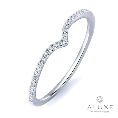 A-LUXE 亞立詩 
18K鑽石V型線戒