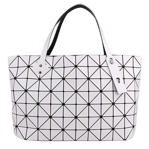 ISSEY MIYAKE BAOBAO- 經典皮質幾何方格7x12拉鍊托特包(淺灰)