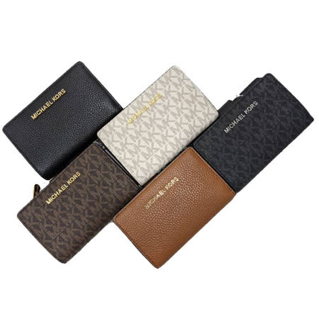 MICHAEL KORS 
人氣對開中夾