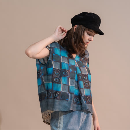 【PANGCHI 龐吉]天然麻料印花Ｖ領上衣