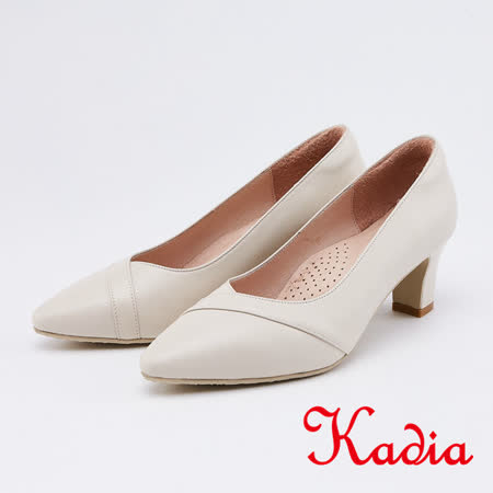 kadia．頂級小羊皮素面尖頭粗跟包鞋(0065-01米色)