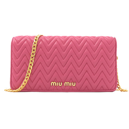 MIU MIU 經典抓皺羊皮鍊條斜背長夾