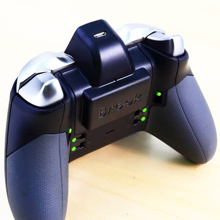 Brook X One Extra 加強電池型手把轉接器(支援Switch/PS4/Xbox One/PC)-黑 – FM00007263