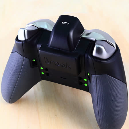 Brook X One Extra 加強電池型手把轉接器(支援Switch/PS4/Xbox One/PC)-白 – FM00007851