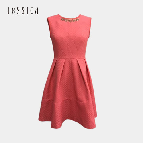 JESSICA - 鑽飾圓領收腰皺褶A型無袖洋裝（珊瑚紅）