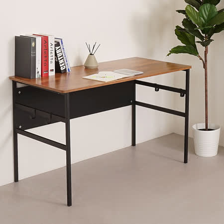 《Homelike》瑞比120cm附掛勾書桌-柚木色 辦公桌 工作桌 書桌 電腦桌