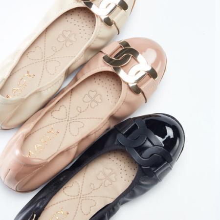 MAGY
釦鬆緊帶真皮平底鞋