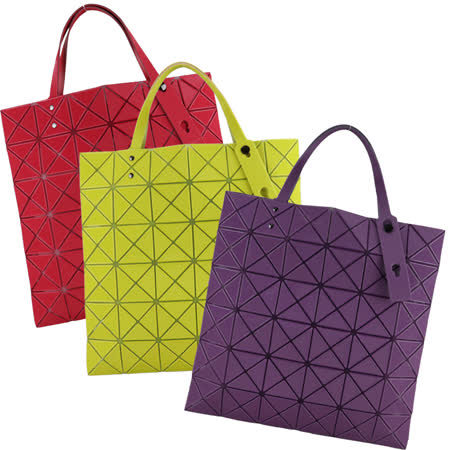 ISSEY MIYAKE 三宅一生 BAOBAO LUCENT 柔光霧面6x6手提包-三色選