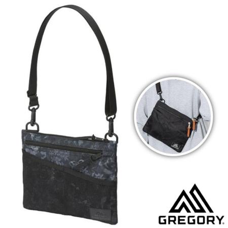 【美國 GREGORY】SACOCHE 2L 可調式側背包M_109460 闇黑印花
