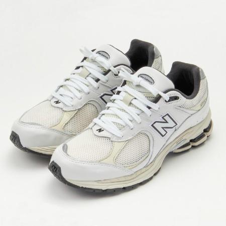NEW BALANCE NB 2002R
復古運動鞋