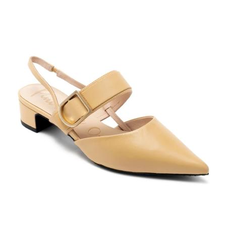 Pineapple Outfitter
真皮寬帶尖頭低跟涼鞋