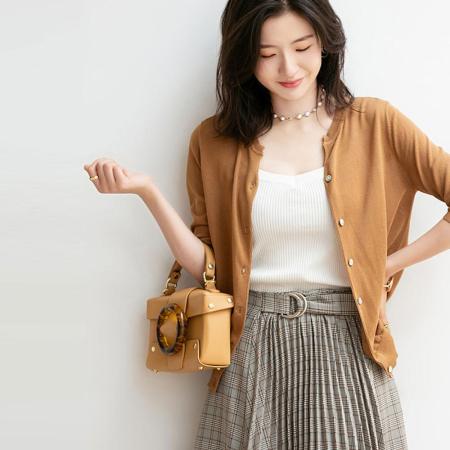 【nata】現貨
唯美排扣針織開衫（駝）