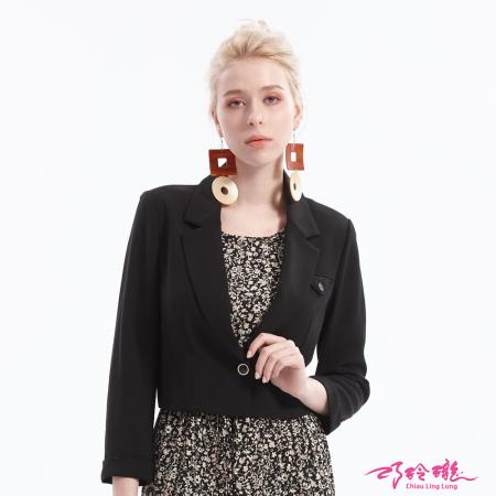 CLL巧玲瓏 
顯瘦短版西裝外套