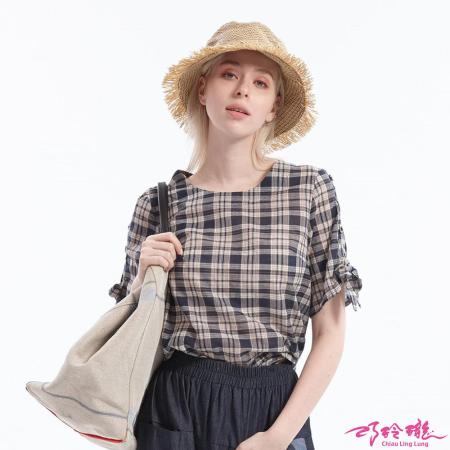 CLL巧玲瓏 
格紋圓領袖口抓皺上衣