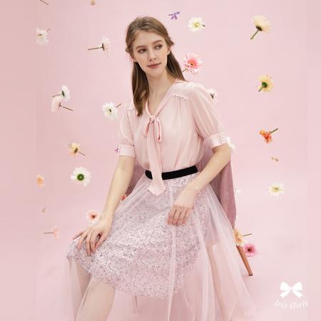Iris Girls 艾莉詩
甜美蕾絲綁帶上衣
