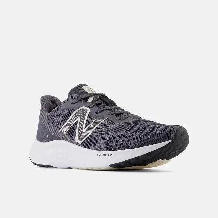 【New Balance】  女慢跑鞋-黑-WARISCM4-D