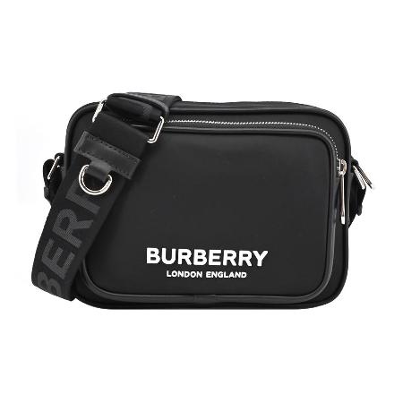 BURBERRY 
Paddy尼龍拉鍊斜背包