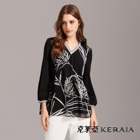 【KERAIA 克萊亞】湖畔樹影舒適襪布印花V領上衣