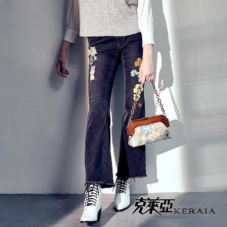 【KERAIA 克萊亞】重拾童趣刺繡貼花喇叭牛仔褲