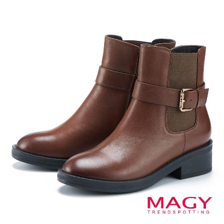 MAGY
皮帶釦環真皮粗中跟短靴