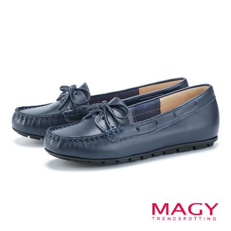 MAGY
牛皮蝴蝶結休閒帆船鞋