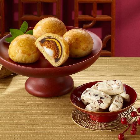 【吳寶春】春龍運喜禮盒(黃金肉鬆Q餅(60g/入)x4入+蔓越莓洛神牛軋糖(50g/盒)x2盒)